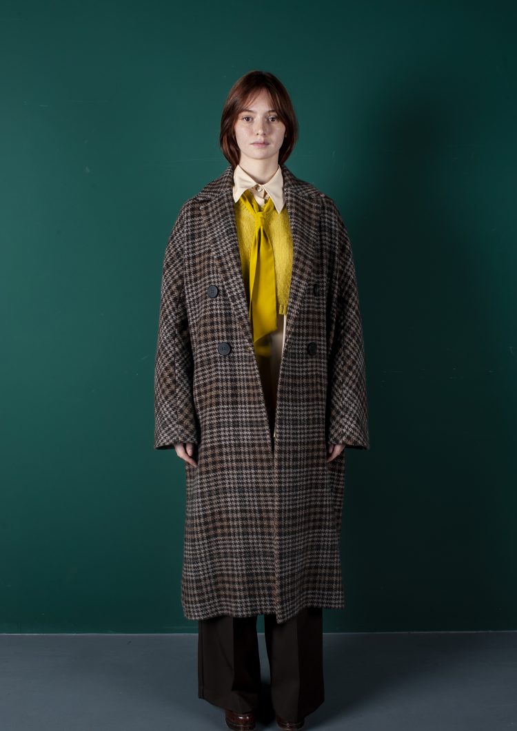 coat-wool-and-linen-phisique-du-role